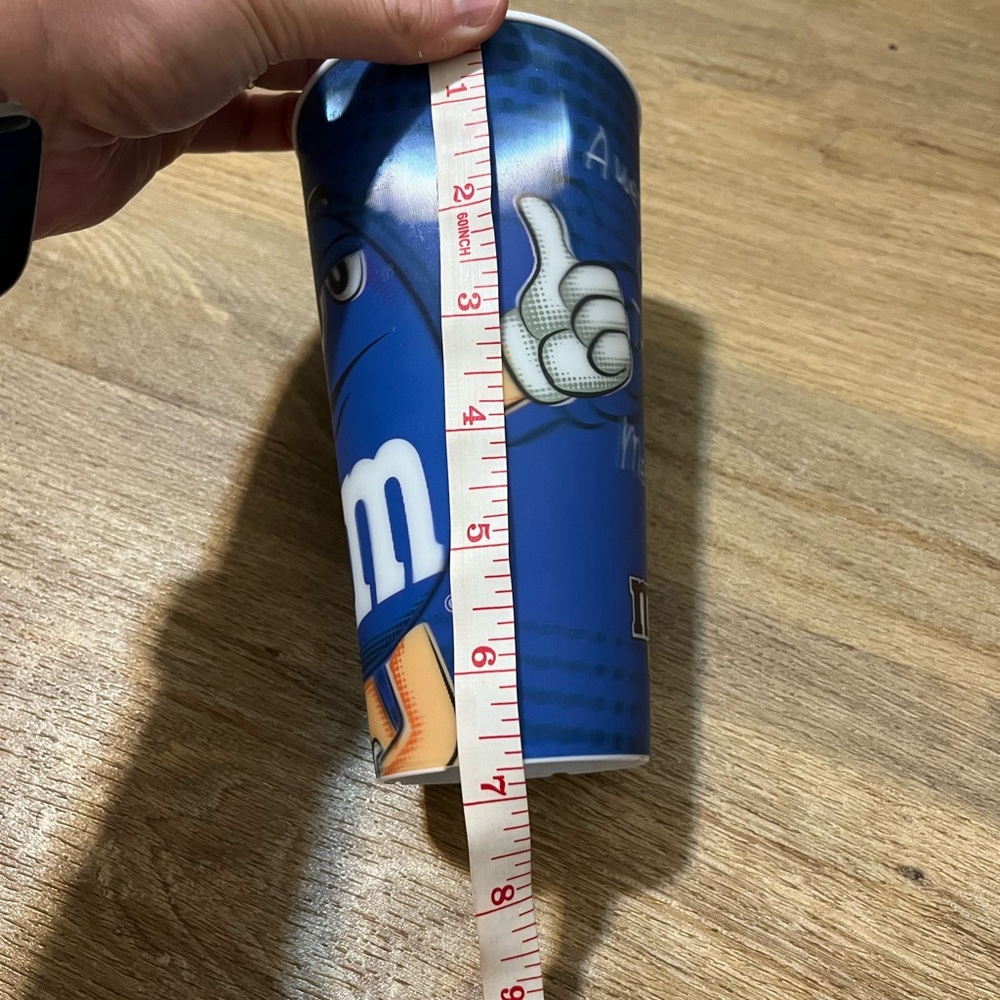 🥳4 M&M cups - Picture 2 of 2